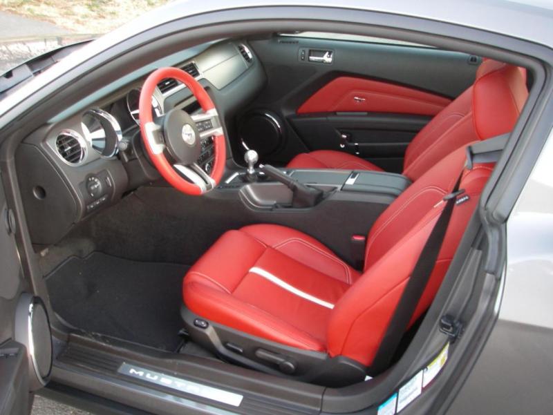 Mustang 11-28-2010 interior.jpg